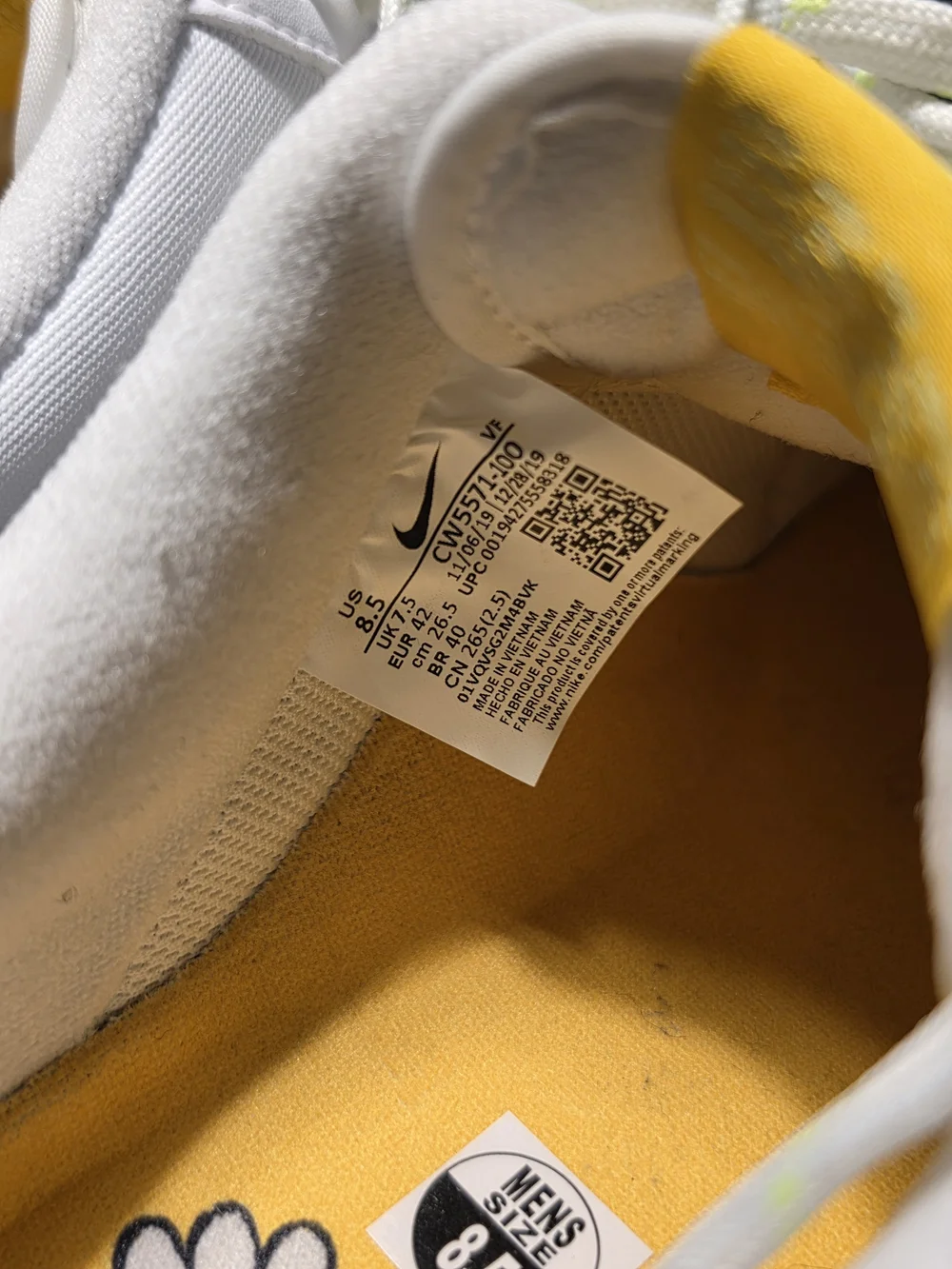 Nike Air Force 1 Low White with Yellow Tongue - Picture 5 of 10